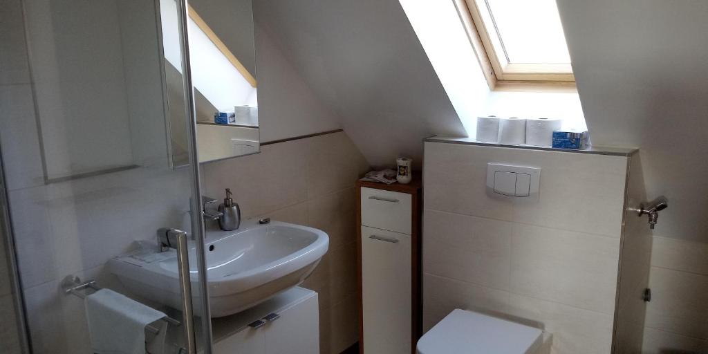 RODERMANNSHOF room 6
